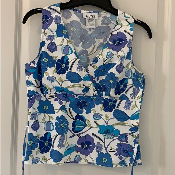 Tops - BLUE MORNING GLORY SUMMER TOP😍
